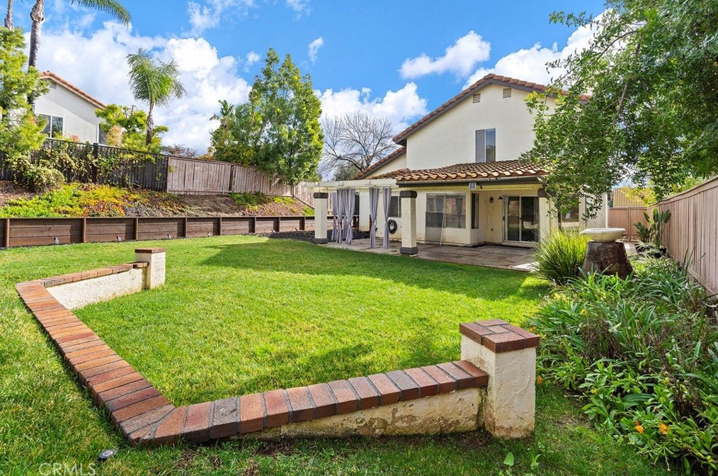 24322 Saradella Ct, Murrieta CA  92562-4062 exterior