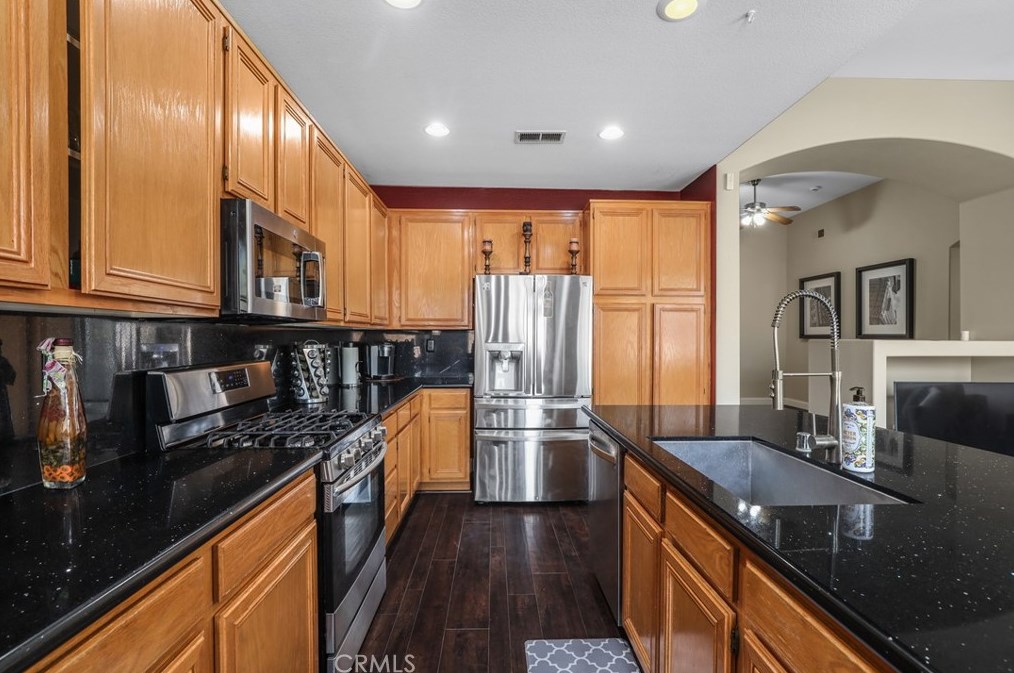 23770 Aspen Dr, Murrieta CA  92562-5041 exterior