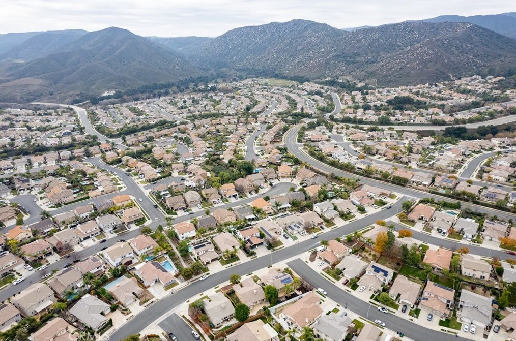 23770 Aspen Dr, Murrieta CA  92562-5041 exterior