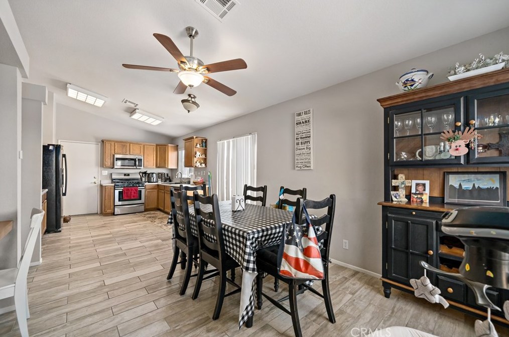 32555 Buckhorn Rd, Wildomar CA  92595-8255 exterior