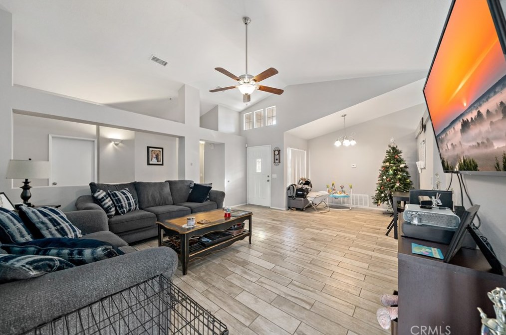 32555 Buckhorn Rd, Wildomar CA  92595-8255 exterior