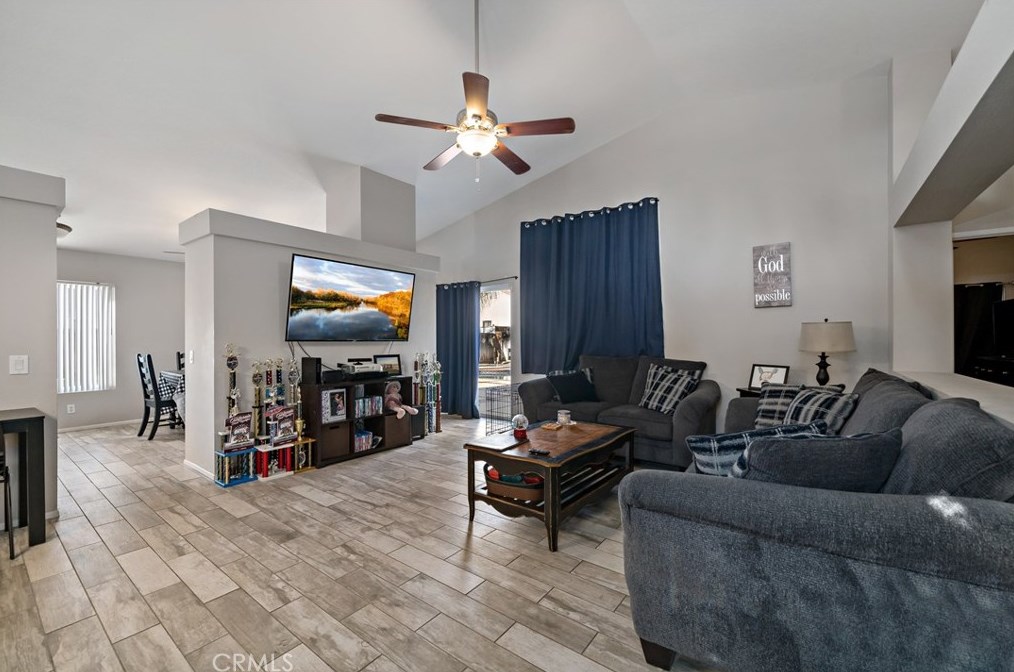 32555 Buckhorn Rd, Wildomar CA  92595-8255 exterior