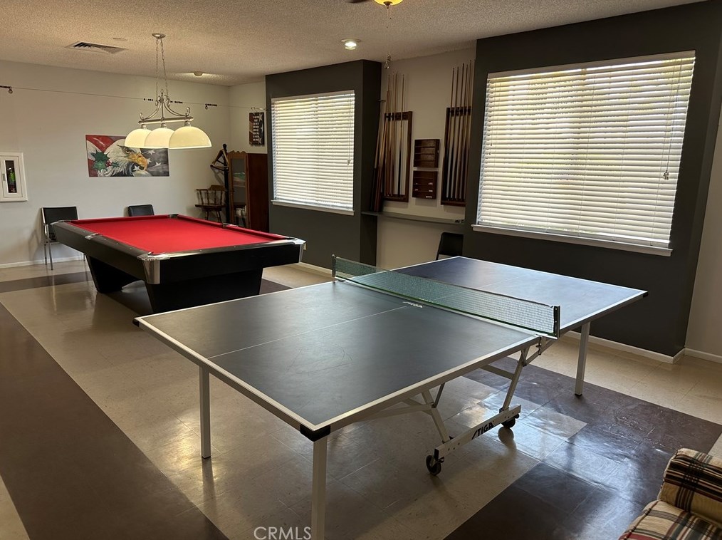 1369 Lodgepole Dr, Hemet CA  92545-7874 exterior