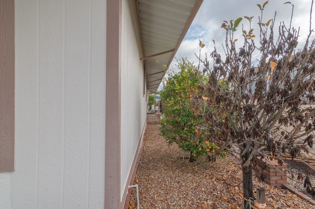 1369 Lodgepole Dr, Hemet CA  92545-7874 exterior