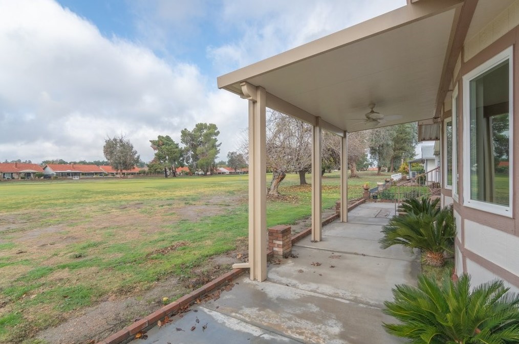 1369 Lodgepole Dr, Hemet CA  92545-7874 exterior