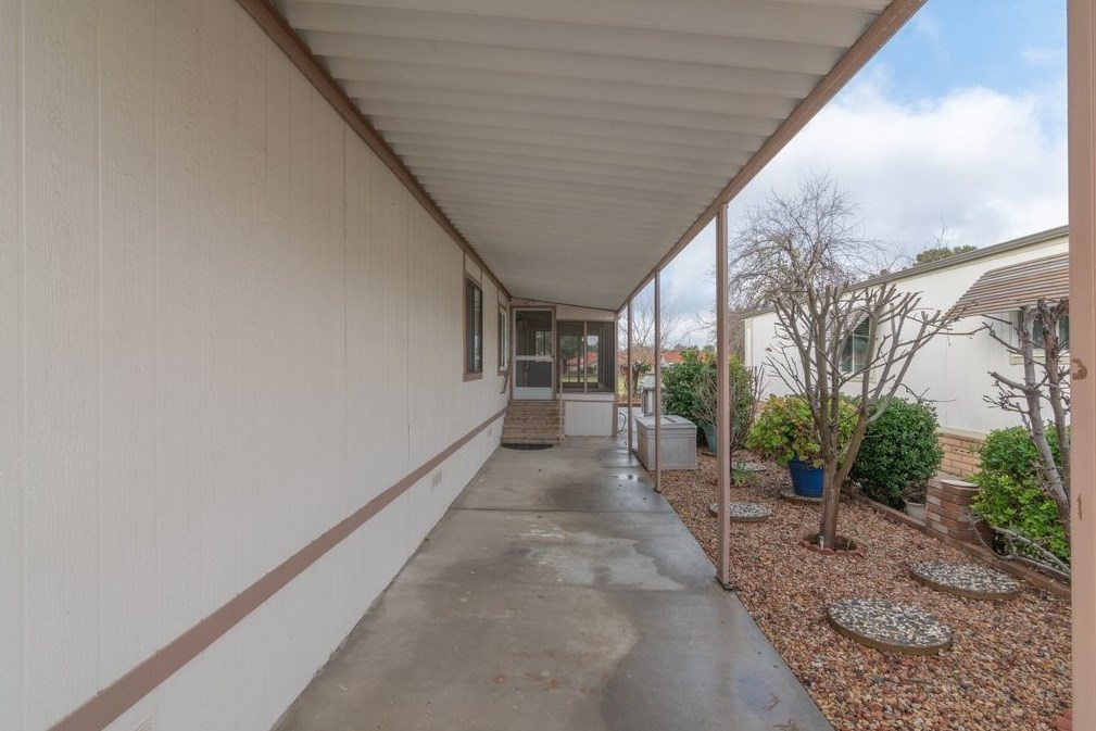 1369 Lodgepole Dr, Hemet CA  92545-7874 exterior