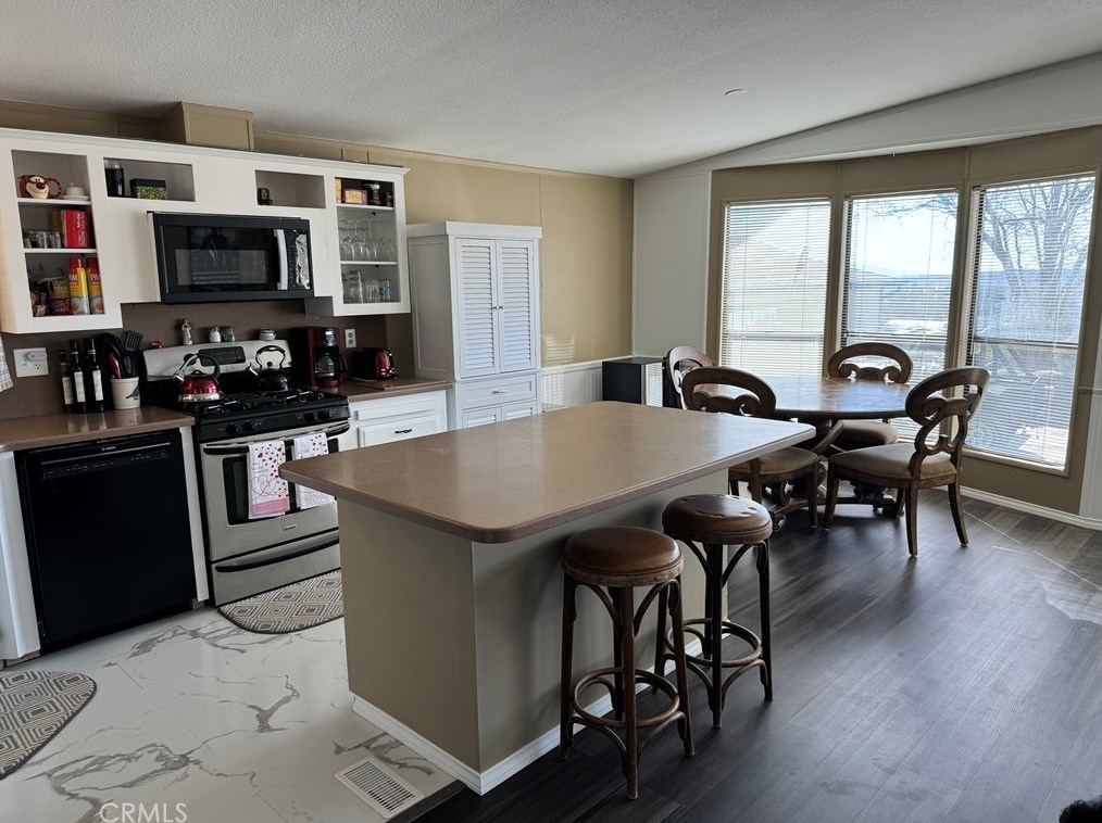 53687 Cave Rock Rd, Anza CA  exterior