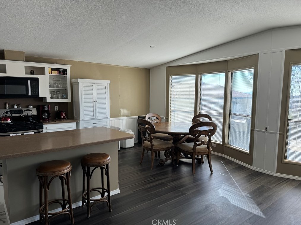 53687 Cave Rock Rd, Anza CA  exterior