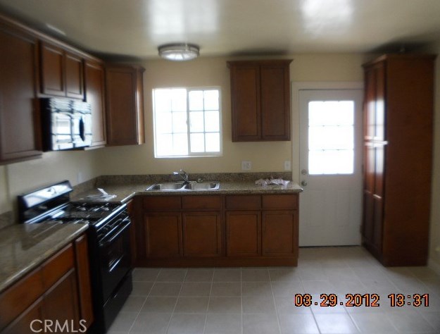 4625 Gardena Dr, Riverside CA  92506-2015 exterior