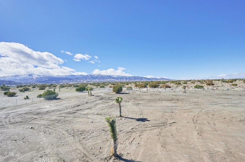 10372 Beekley Rd, Phelan CA  92371-9832 exterior