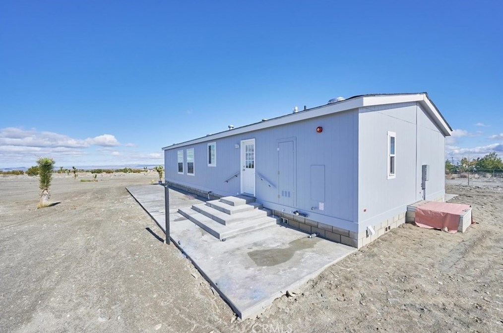 10372 Beekley Rd, Phelan CA  92371-9832 exterior