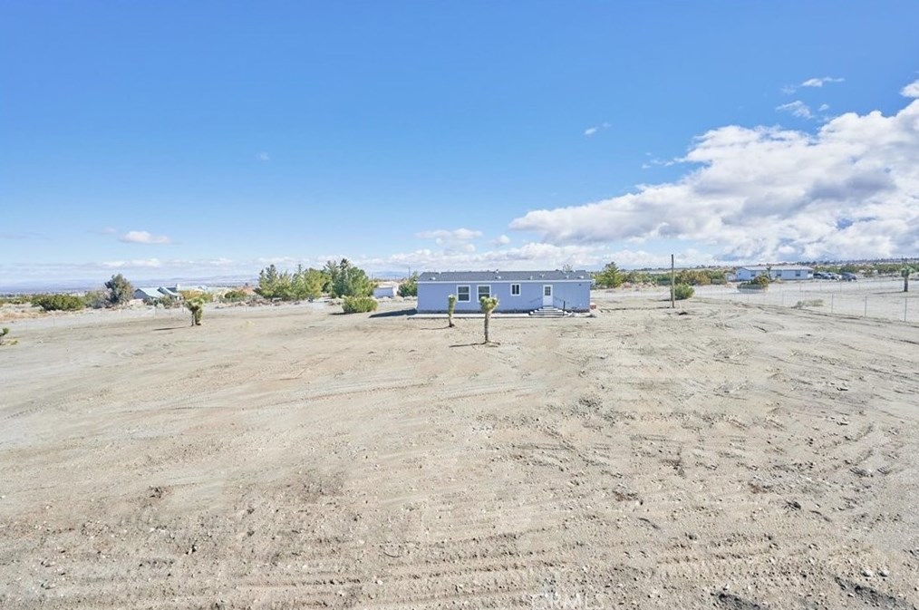 10372 Beekley Rd, Phelan CA  92371-9832 exterior