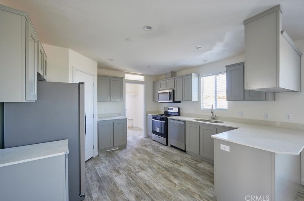 10372 Beekley Rd, Phelan CA  92371-9832 exterior