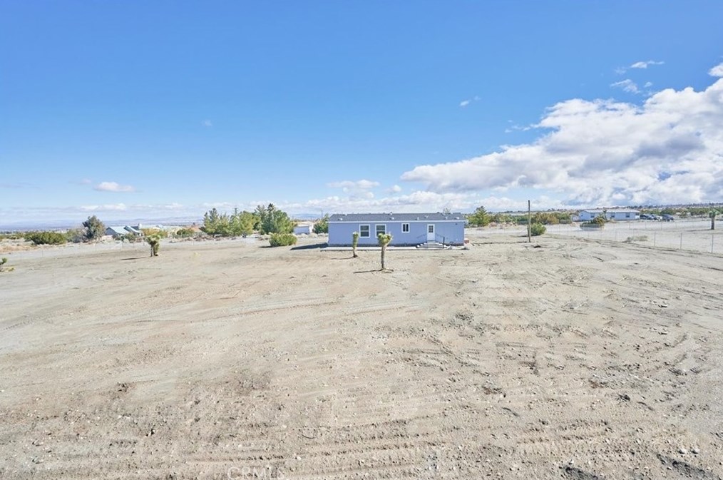 10372 Beekley Rd, Phelan CA  92371-9832 exterior
