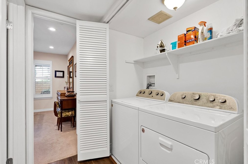 2988 Hyde Park Cir, Riverside CA  92506-4544 exterior