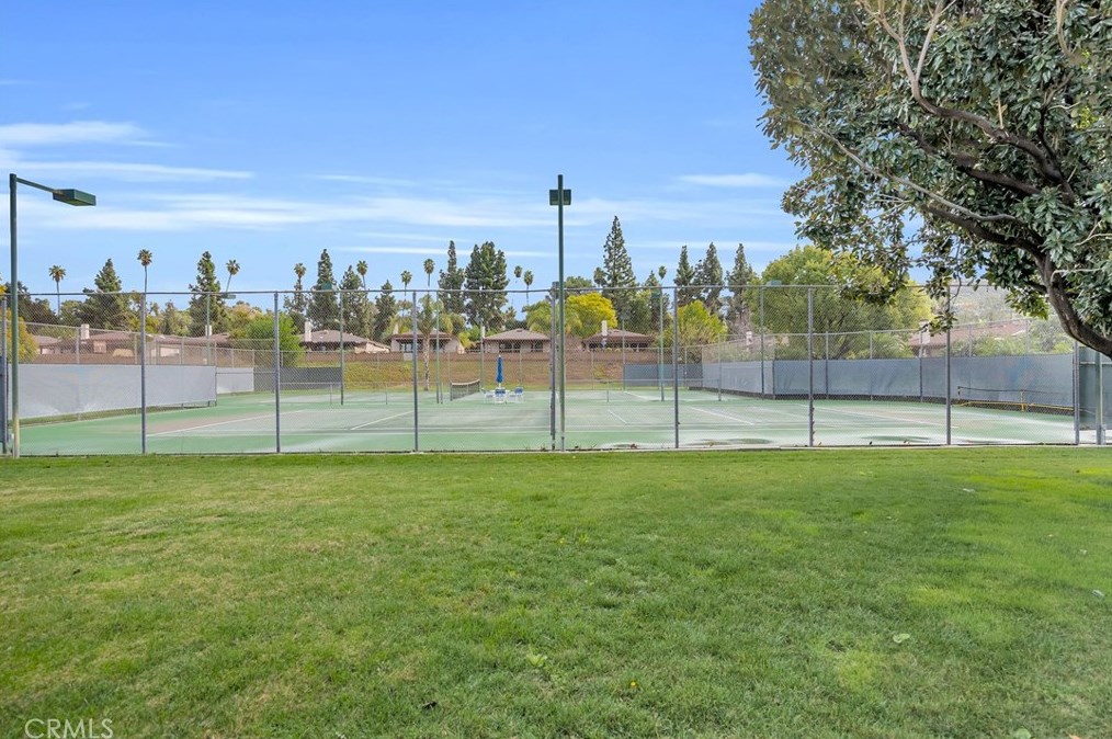 2988 Hyde Park Cir, Riverside CA  92506-4544 exterior