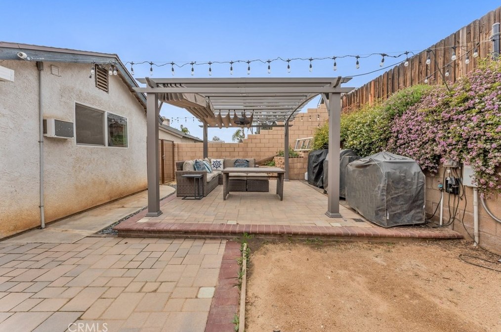 22800 Kinross Ln, Moreno Valley CA  92557-6986 exterior
