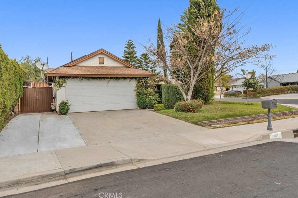 22800 Kinross Ln, Moreno Valley CA  92557-6986 exterior