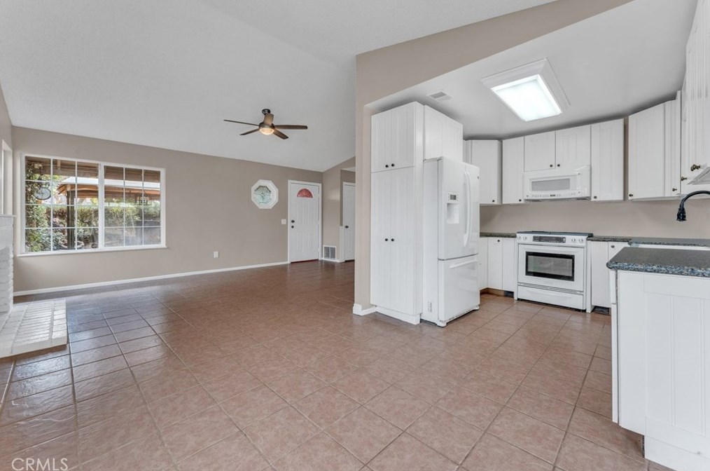 22800 Kinross Ln, Moreno Valley CA  92557-6986 exterior