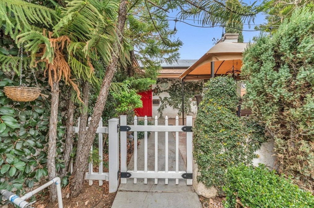 22800 Kinross Ln, Moreno Valley CA  92557-6986 exterior