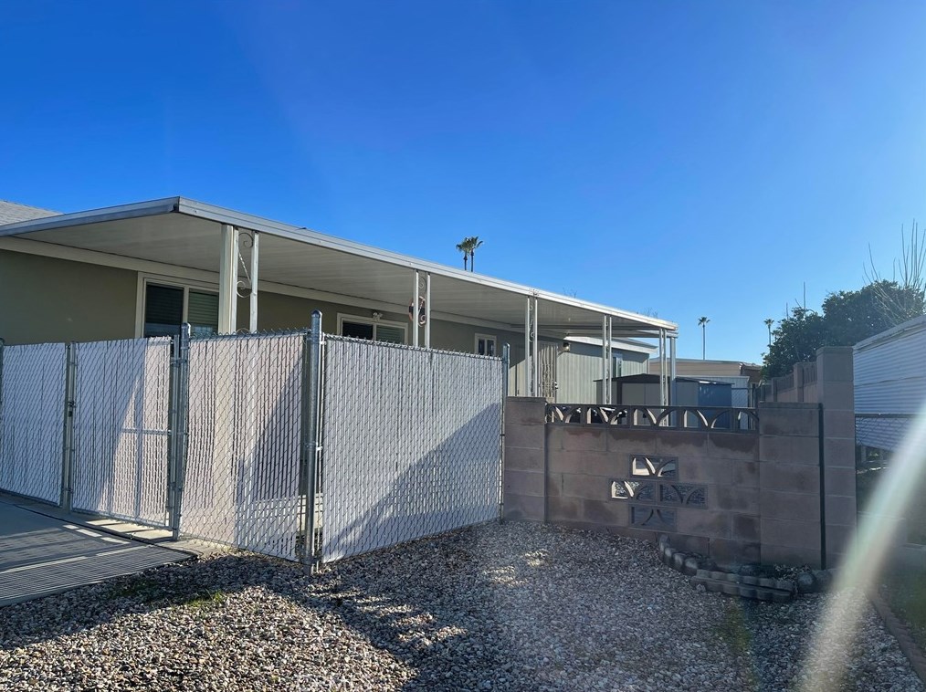 181 San Mateo Cir, Hemet CA  92543-6800 exterior