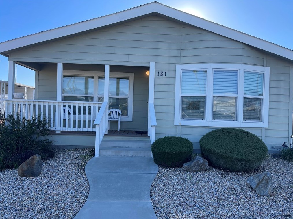 181 San Mateo Cir, Hemet CA  92543-6800 exterior