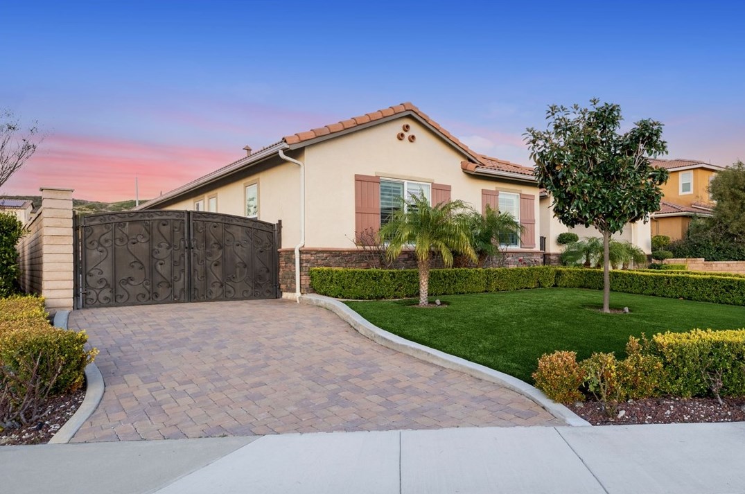 35554 Laurel Tree Ct, Winchester CA  92596-8476 exterior