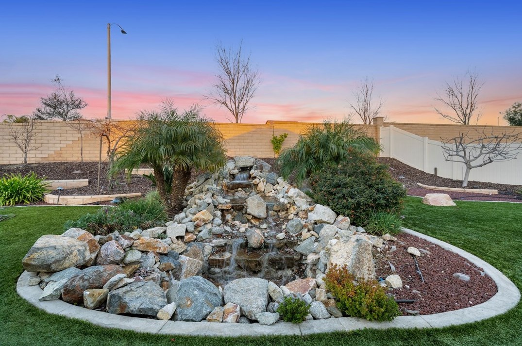 35554 Laurel Tree Ct, Winchester CA  92596-8476 exterior