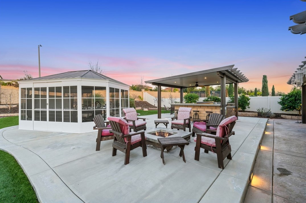 35554 Laurel Tree Ct, Winchester CA  92596-8476 exterior