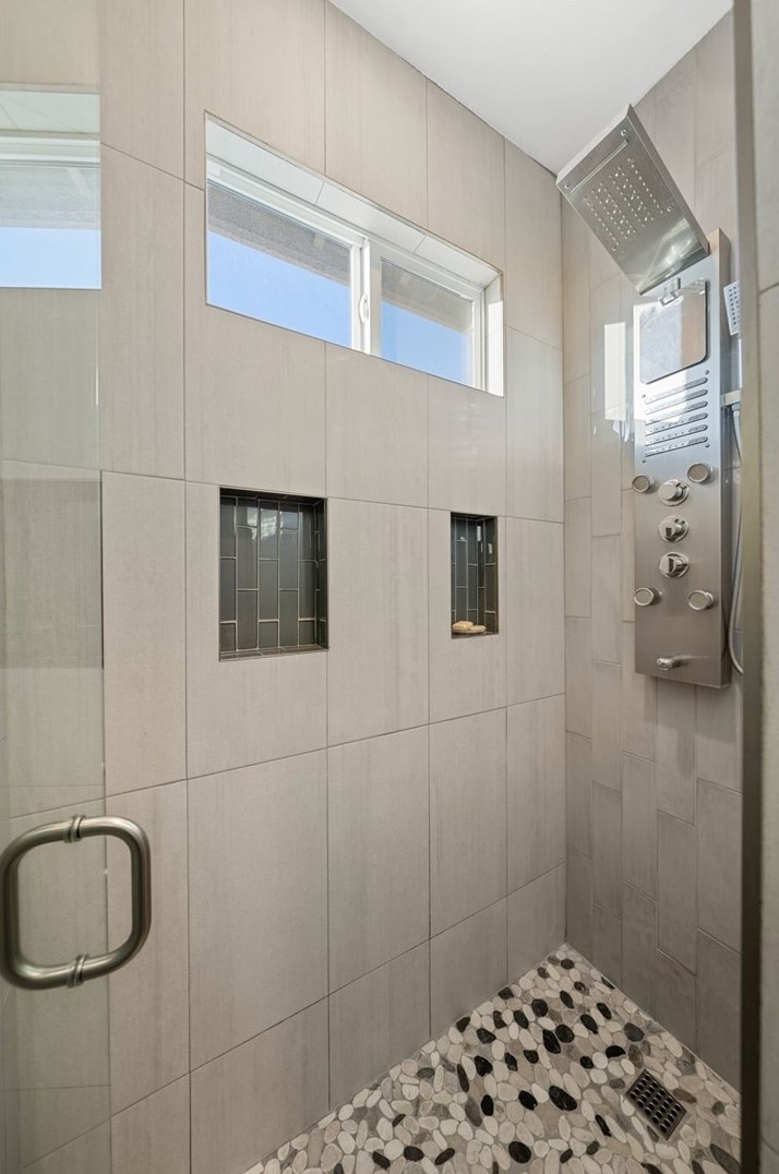 35554 Laurel Tree Ct, Winchester CA  92596-8476 exterior