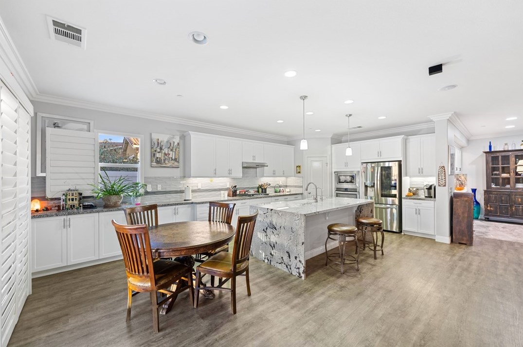 35554 Laurel Tree Ct, Winchester CA  92596-8476 exterior