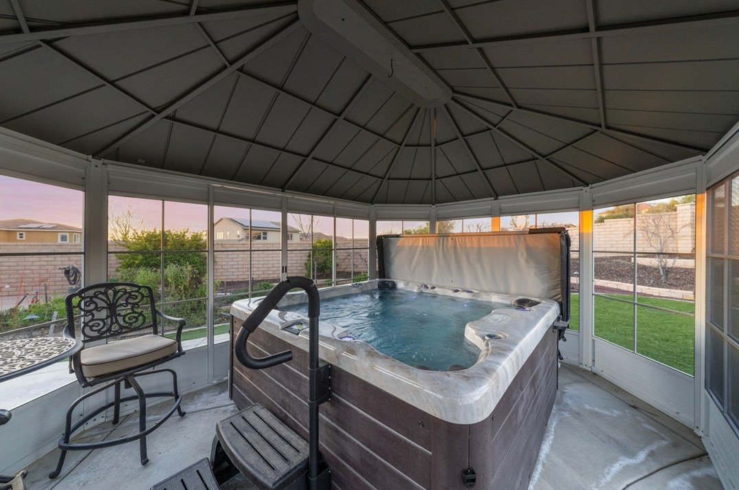 35554 Laurel Tree Ct, Winchester CA  92596-8476 exterior