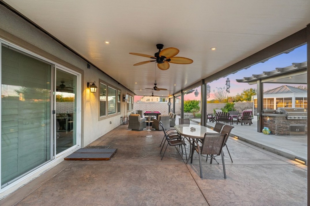 35554 Laurel Tree Ct, Winchester CA  92596-8476 exterior