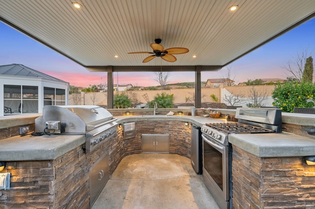 35554 Laurel Tree Ct, Winchester CA  92596-8476 exterior