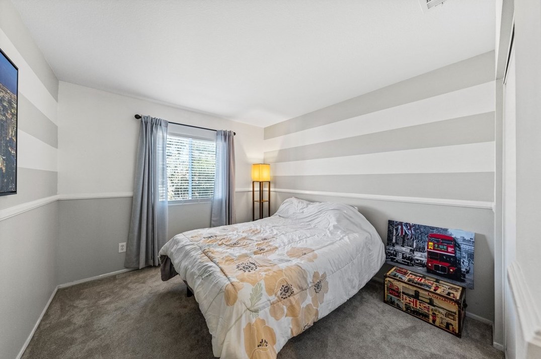 30060 Manzanita Ct, Temecula CA  92591-5546 exterior