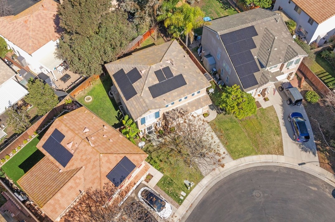 30060 Manzanita Ct, Temecula CA  92591-5546 exterior