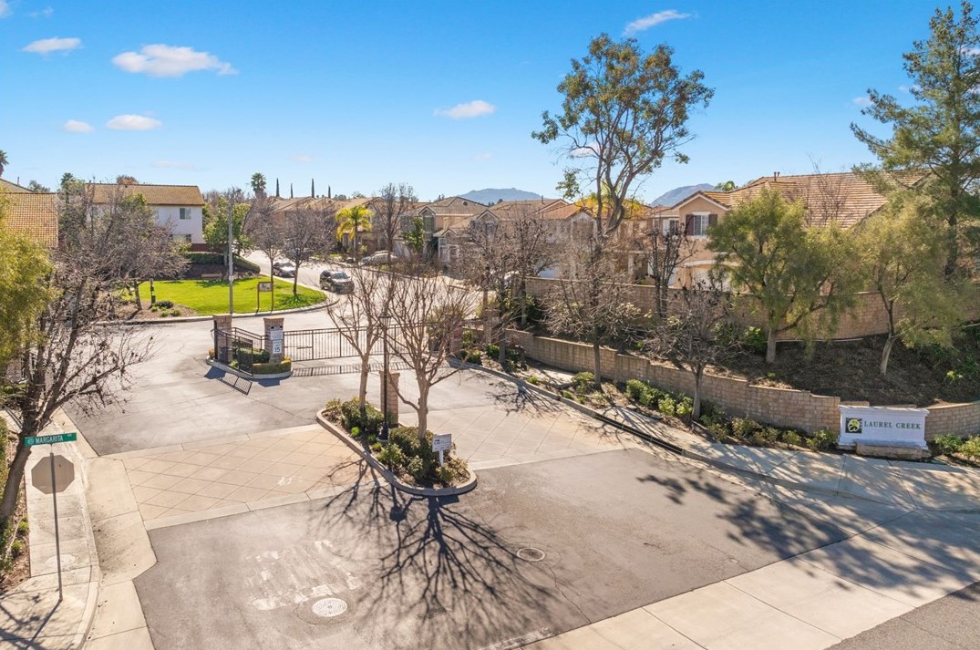 30060 Manzanita Ct, Temecula CA  92591-5546 exterior