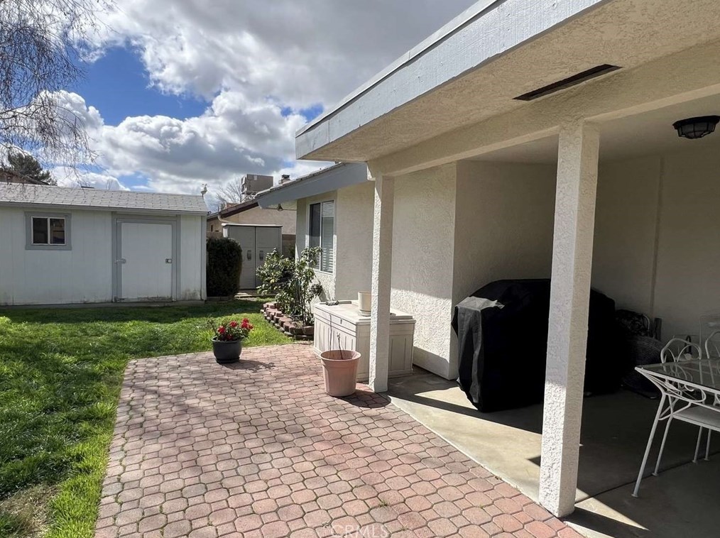 672 Deardorff Dr, Hemet CA  92544-3192 exterior