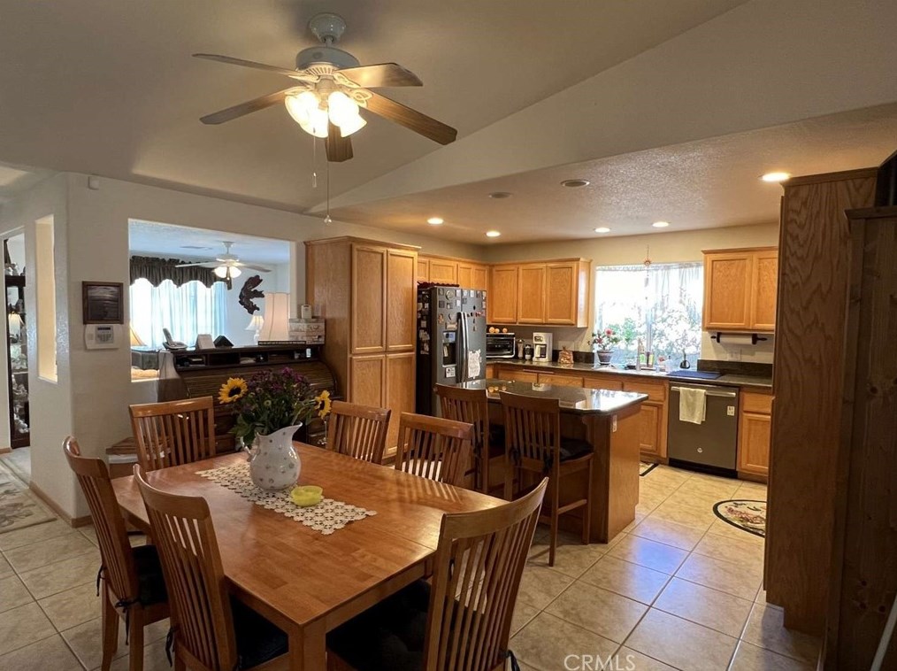 672 Deardorff Dr, Hemet CA  92544-3192 exterior