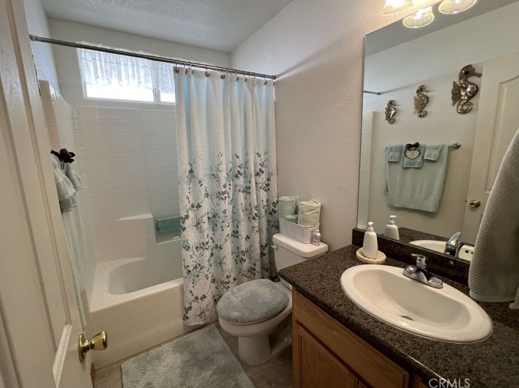 672 Deardorff Dr, Hemet CA  92544-3192 exterior