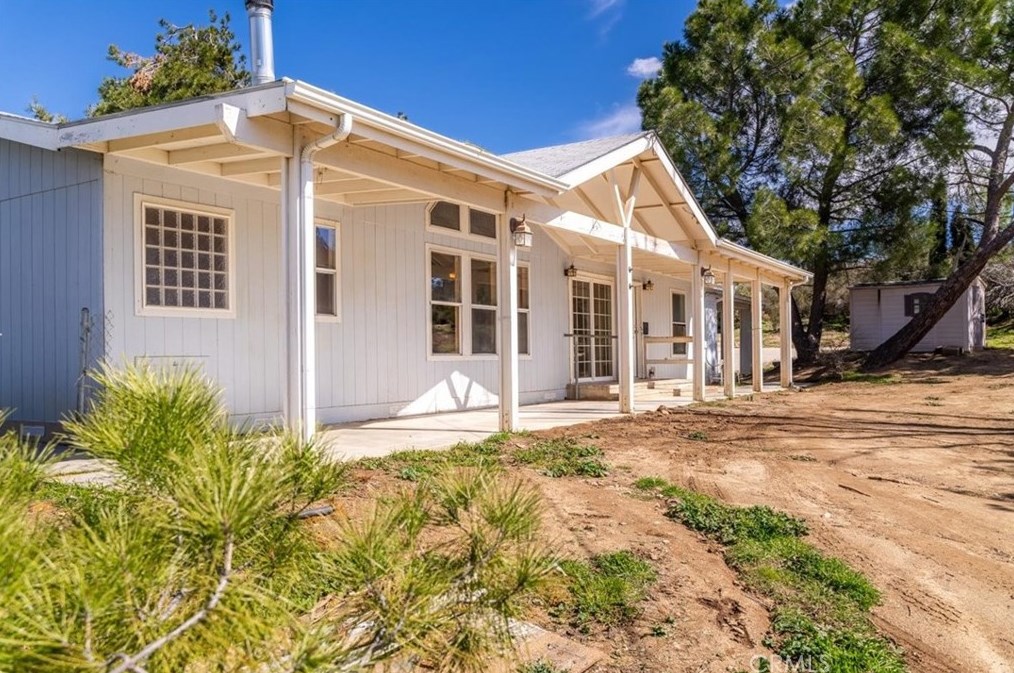 54431 Cave Rock Rd, Anza CA  92539-9150 exterior