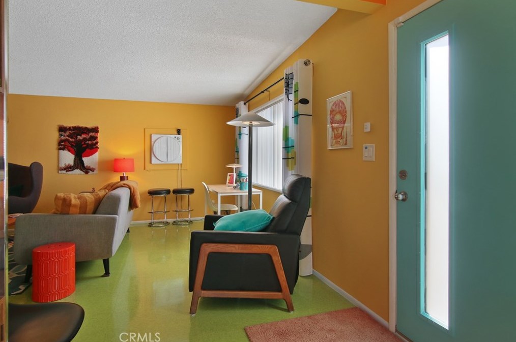 5689 Abronia Ave, Twntynine Plm CA  92277-1315 exterior