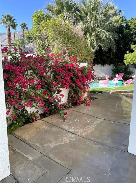 2723 Junipero Ave, Palm Springs CA  92262-1829 exterior