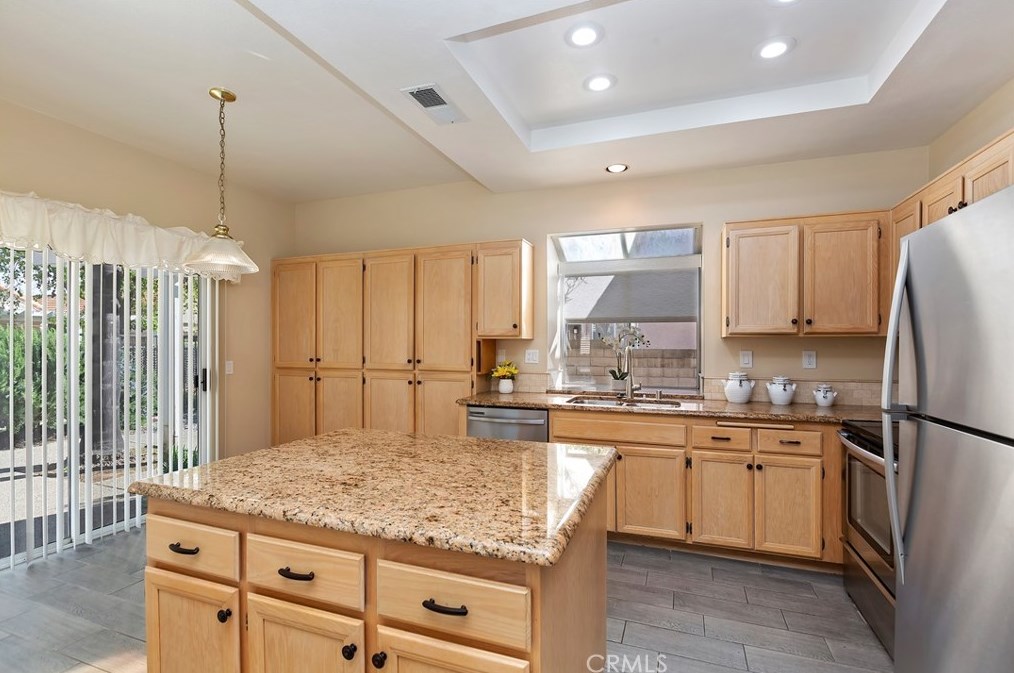 40402 Via Siena, Murrieta CA  92562-3508 exterior