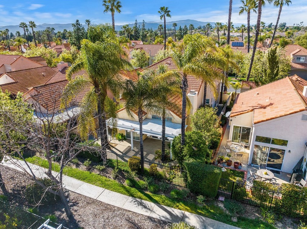 40402 Via Siena, Murrieta CA  92562-3508 exterior