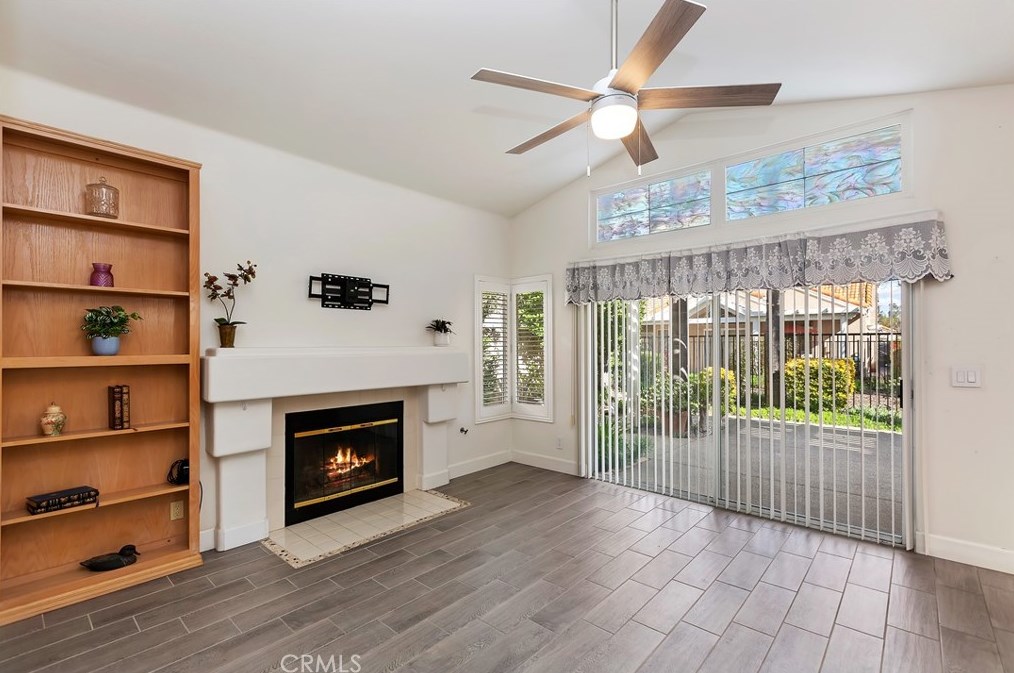 40402 Via Siena, Murrieta CA  92562-3508 exterior