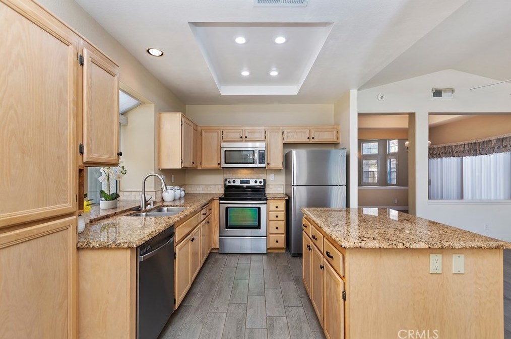 40402 Via Siena, Murrieta CA  92562-3508 exterior