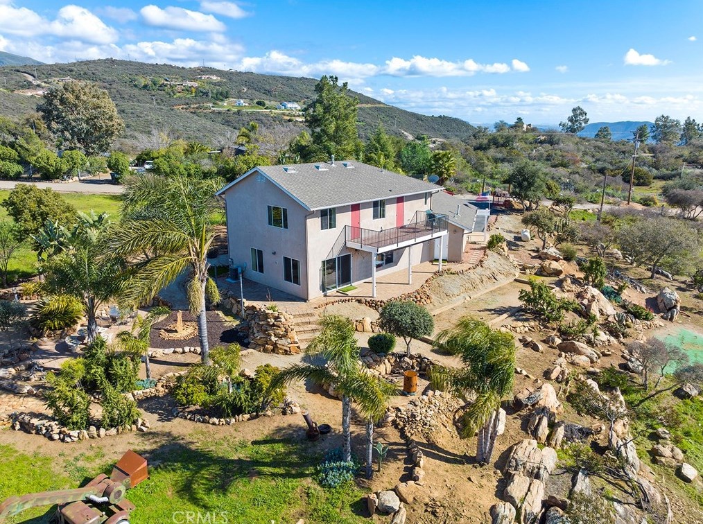 38054 Lost Horizon Dr, Pala CA  92059-1800 exterior