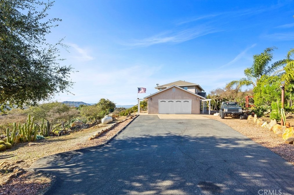 38054 Lost Horizon Dr, Pala CA  92059-1800 exterior