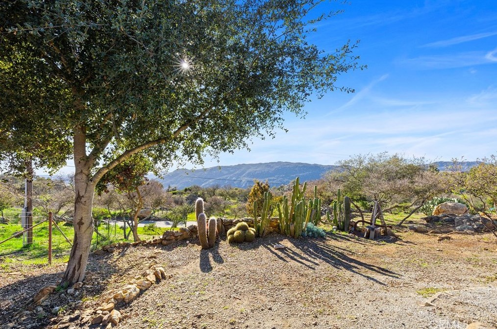 38054 Lost Horizon Dr, Pala CA  92059-1800 exterior